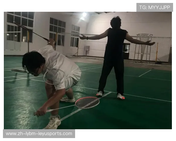 羽毛球回球打不死